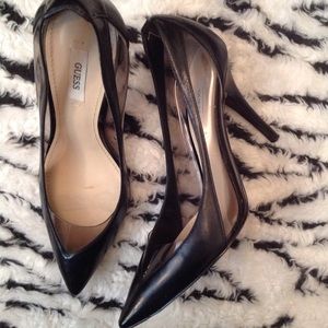 Guess pointy pumps